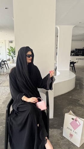 تطريز من الأمام والأكمام نص كلوش