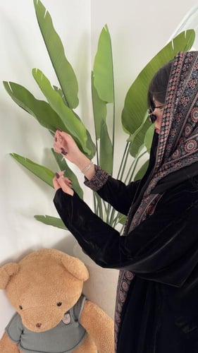 مخمل بكم بإصباع أو كشميري وطرحه بوجهين(النوري)