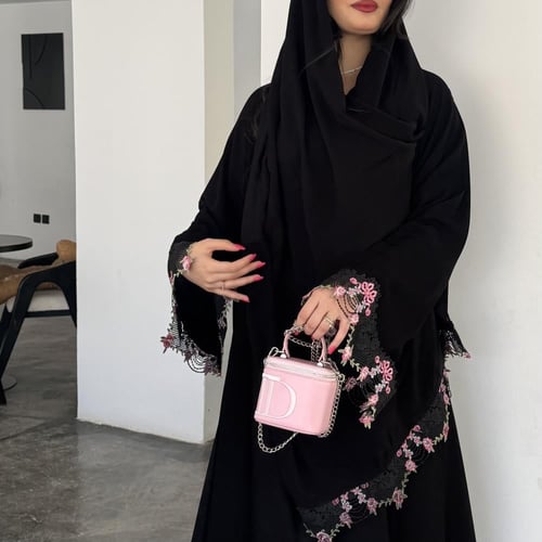 كلوش كم مطرز بالورود