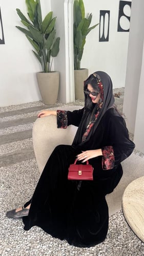 مخمل مع كم شيفون مخمل برغندي