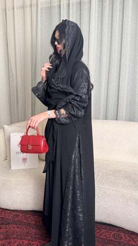 كريب ملكي كلوش دانتيل أسود على كامل الكم