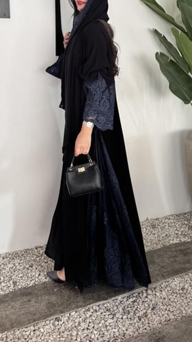 كريب ملكي كلوش دانتيل كحلي