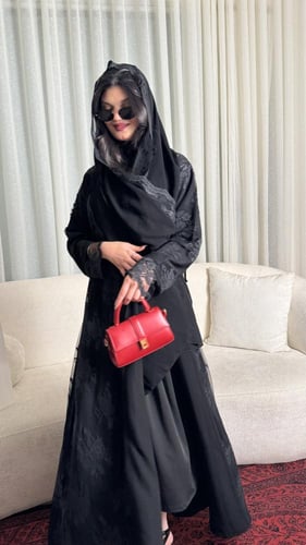 كريب ملكي دانتيل من الأمام والخلف