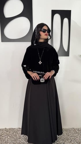 مخمل وتفته بتطريز فضي