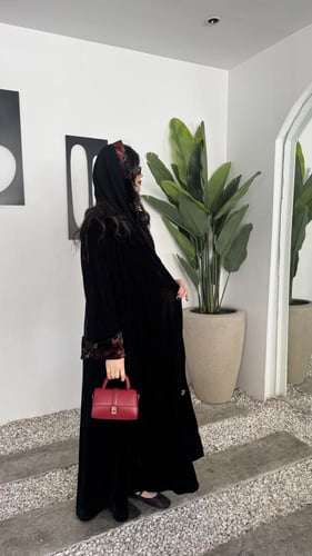 مخمل مع كم شيفون مخمل برغندي