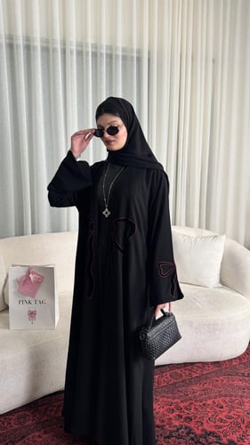 كريب ملكي بتطريز برغندي