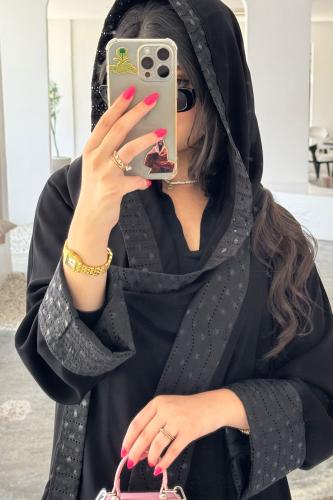 ركامه منقطة من الأمام والأكمام