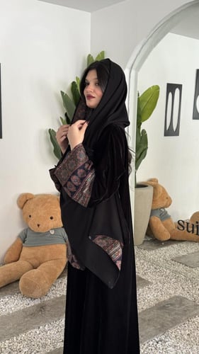 مخمل كلوش بكم كشميري وطرحه بوجهين (سلطانة)