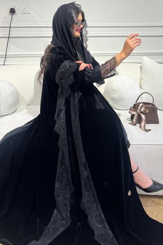 كريب أو مخمل بدانتيل على الأكمام ومن الأمام والخلف...