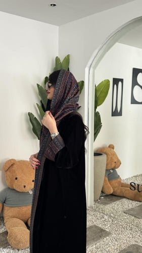 مخمل كلوش بكم كشميري وطرحه بوجهين( زمردة )