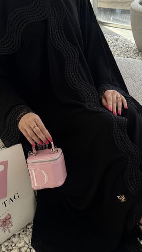 تطريز من الأمام والأكمام نص كلوش