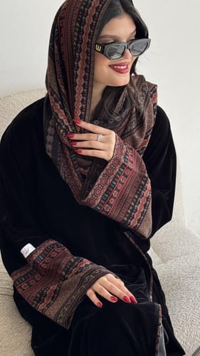 مخمل كلوش بكم كشميري وطرحه بوجهين(شهرزاد)