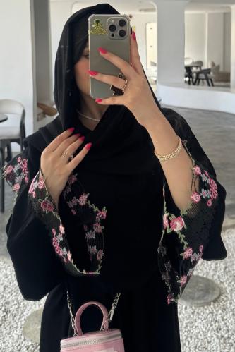 كلوش كم مطرز بالورود