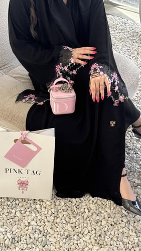 كلوش كم مطرز بالورود