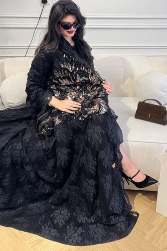 ناسيا كريب أو دانتيل بتطريز من الأمام والخلف