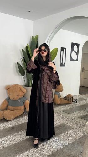 مخمل كلوش بكم كشميري وطرحه بوجهين (ياقوت)