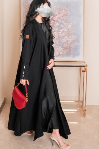 كريب ملكي بأكمام داخلية بيضاء