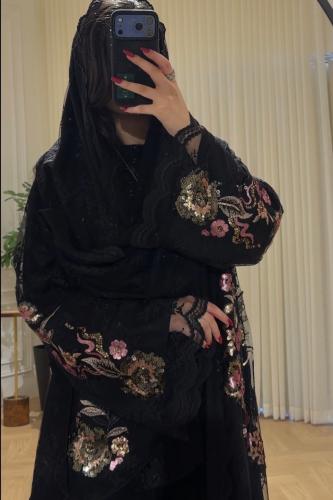 روزي كريب أو دانتيل بورود مطرزة