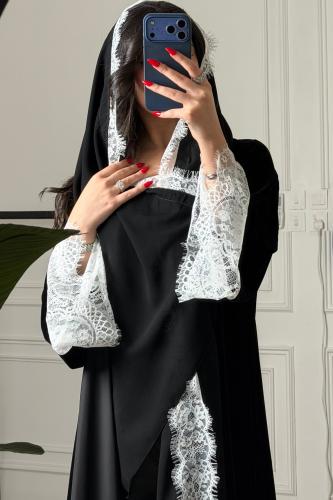 كريب أو مخمل بدانتيل أبيض