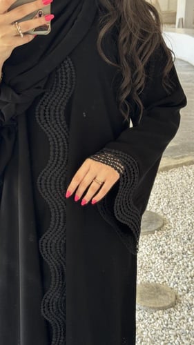 تطريز من الأمام والأكمام نص كلوش