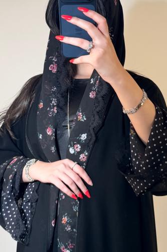 شيفون مشجر ومنقط على الأكمام وطرف دانتيل