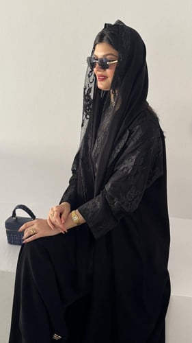 بليزر كريب كلوش بأكمام دانتيل