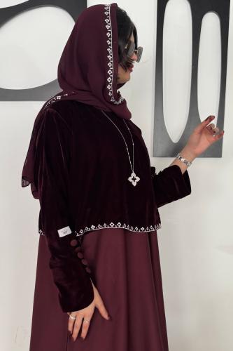 مخمل برغندي وتفته بتطريز فضي