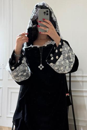 قماش منقط مع دانتيل على الأكمام