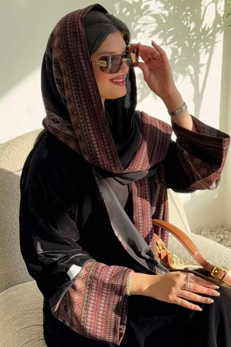 مخمل كلوش بكم كشميري وطرحه بوجهين (عليا)