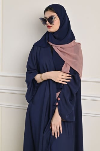 كلوش كحلي بأزرار على الأكمام