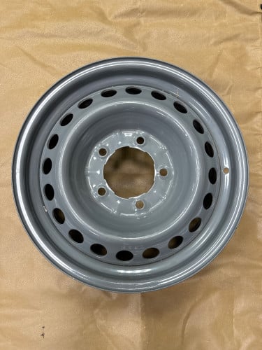 جنوط هلل مقاس 17 مستخدم درجه اولي يركب للاندكروزر...