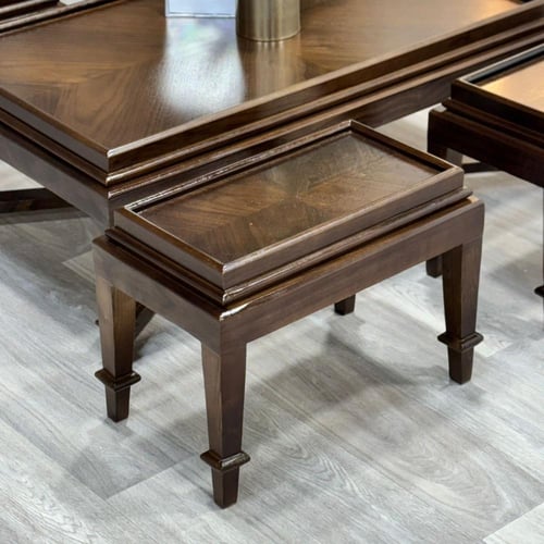 طقم طاولة مع 4 خدمة قشر الجوز ارضي