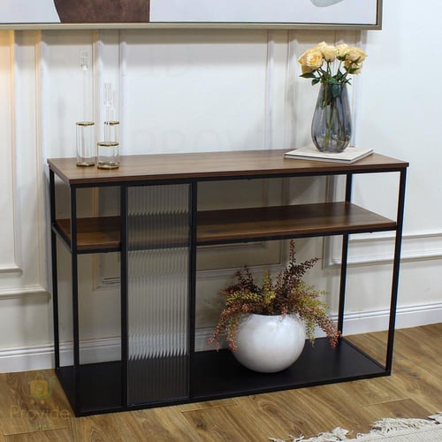 "كونسول مودرن بسطح خشبي وإطار معدني مع تفاصيل زجاج...