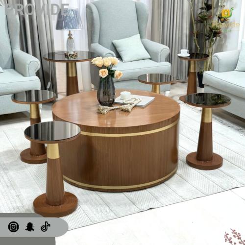 طقم طاولة دائرية مع 4 طاولات خدمة خشبية بتصميم فاخ...