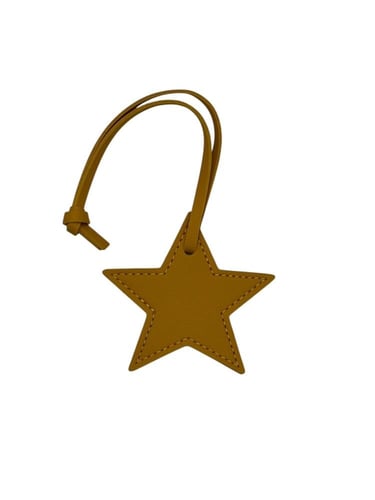 تعليقة نجمة