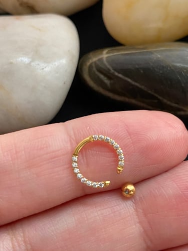 بيرسنق اذن ذهبي مصنوع من الستانلس ستيل المرضع بالز...