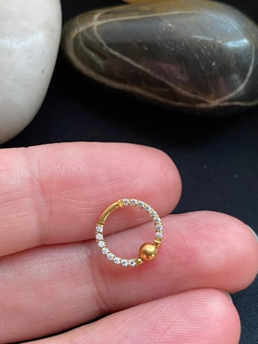 بيرسنق اذن ذهبي مصنوع من الستانلس ستيل المرضع بالز...