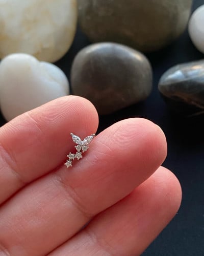 بيرسنق للاذن لون فضي