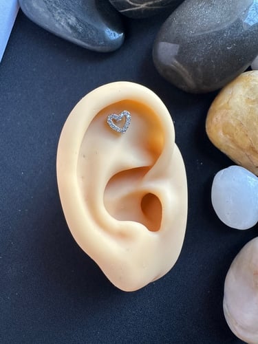 بيرسنق للاذن لون فضي