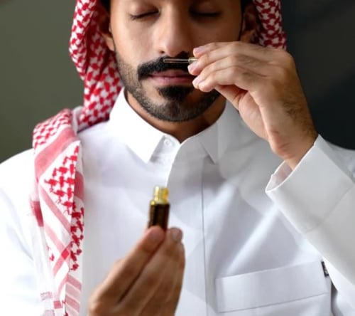 دهن عود كمبودي أربعة أنواع