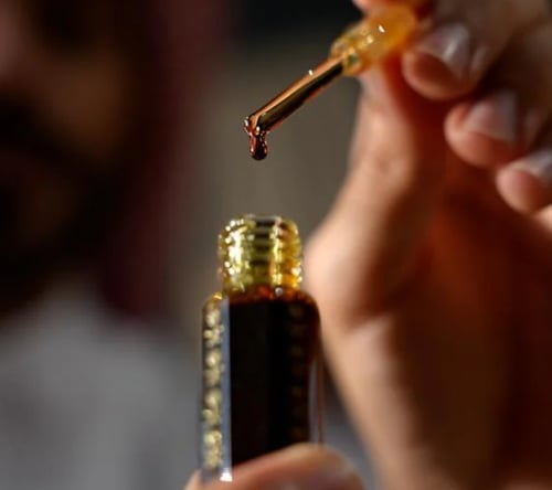 دهن عود كمبودي أربعة أنواع