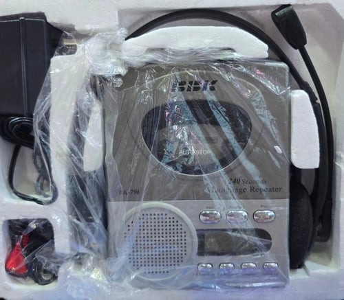 مسجل كاسيت يشغل جميع الاشرطه