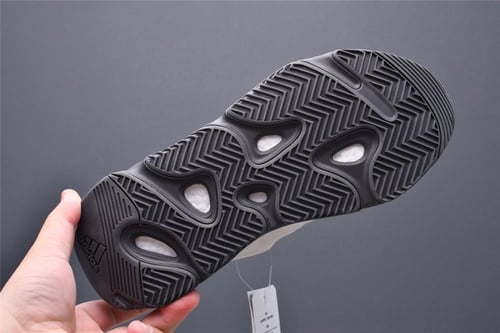 adidas yeezy boost 700 MNVN Bone