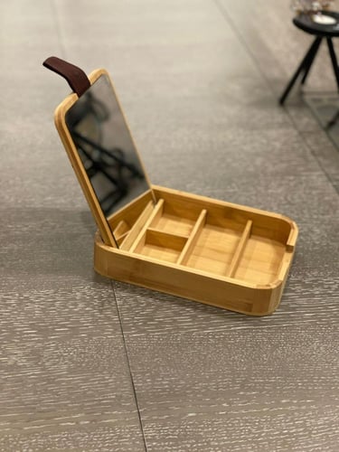 صندوق مجوهرات من الخشب ومزين بفن التنقيط