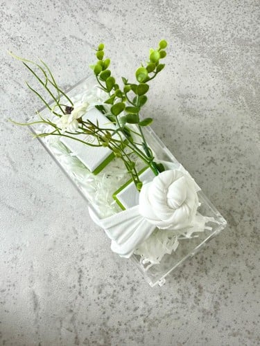 تغليف الهدايا صغير