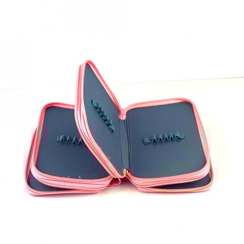 مقلمة بأربع طبقات لترتيب الألوان والاقلام