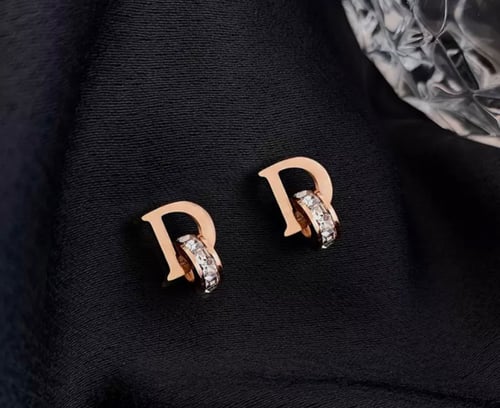 اقراط دياري D