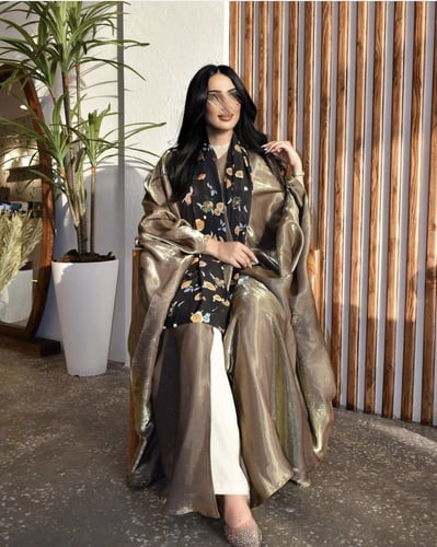 عباية قولد - متجر الخياله للعبايات