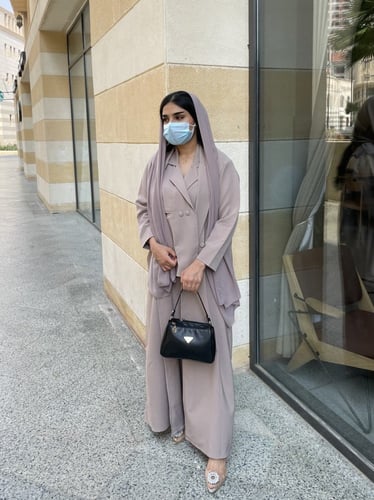 عباية روز وكراميل - متجر الخياله للعبايات