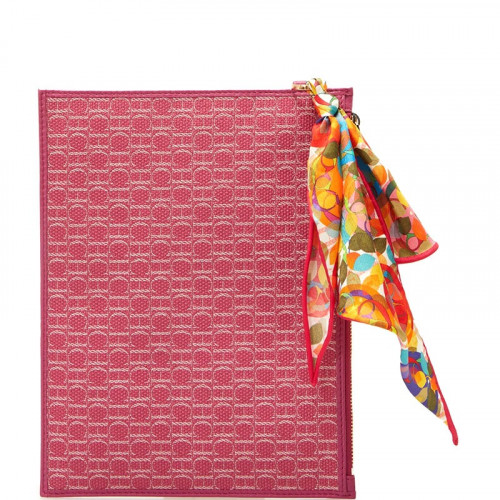 باوتش كارولينا هيريرا وردي بوشاح